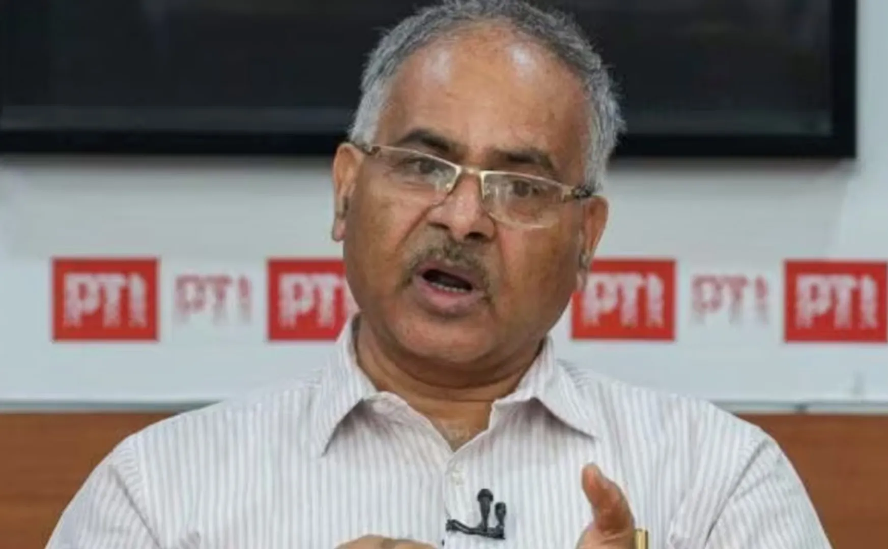  NCERT Chairman says Students are losing knowledge due to English medium of education