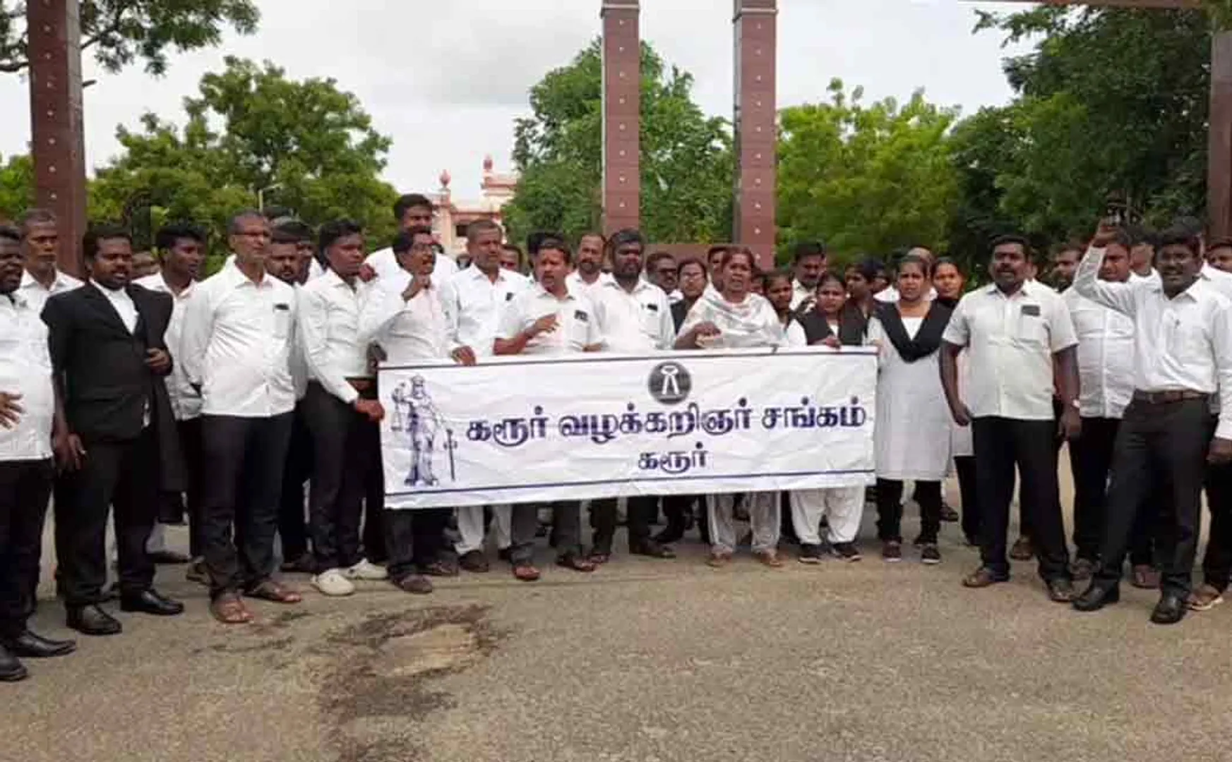 Demonstration demanding the passing of the Lawyer Protection Act