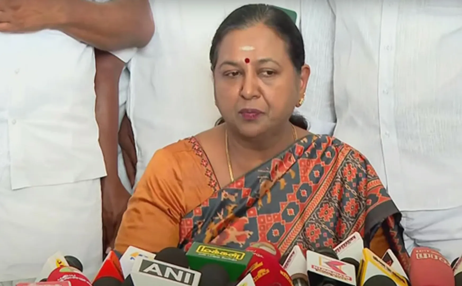 Premalatha Vijayakanth criticized Will the lost life come back if the officers are changed?