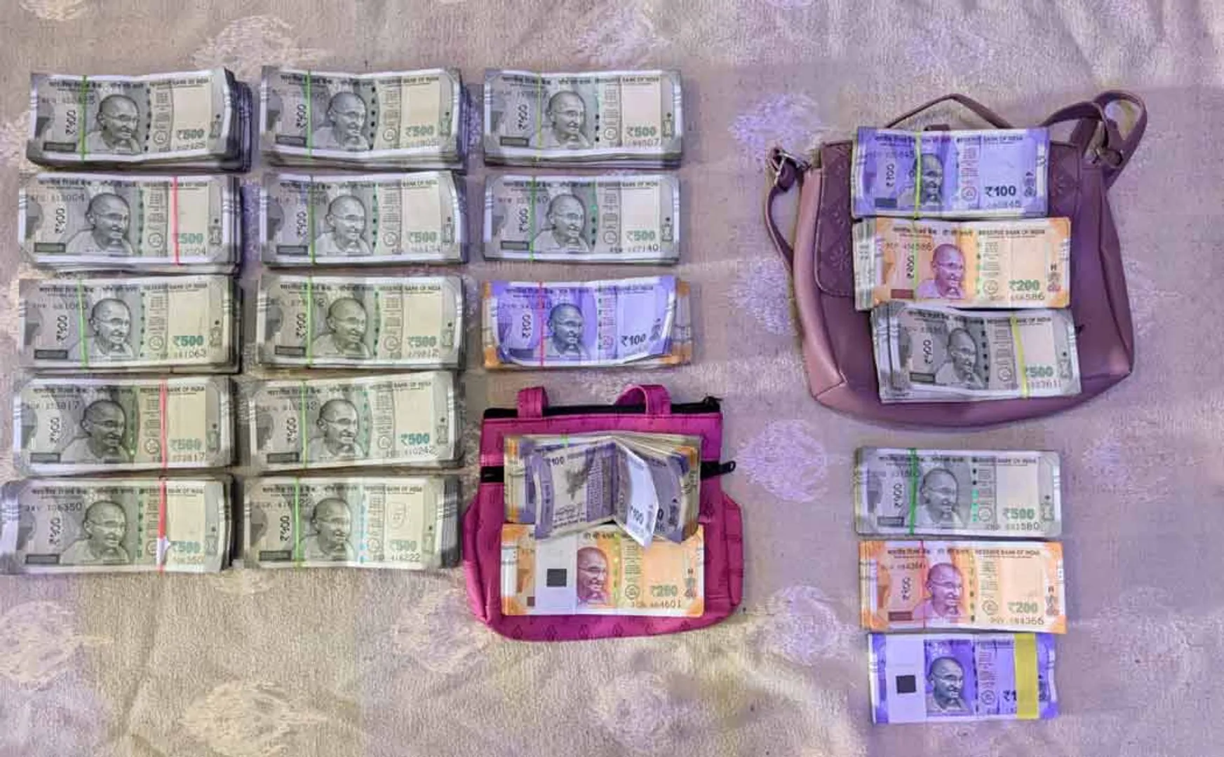 13 lakhs in cash, documents were seized from house of subRegistrar