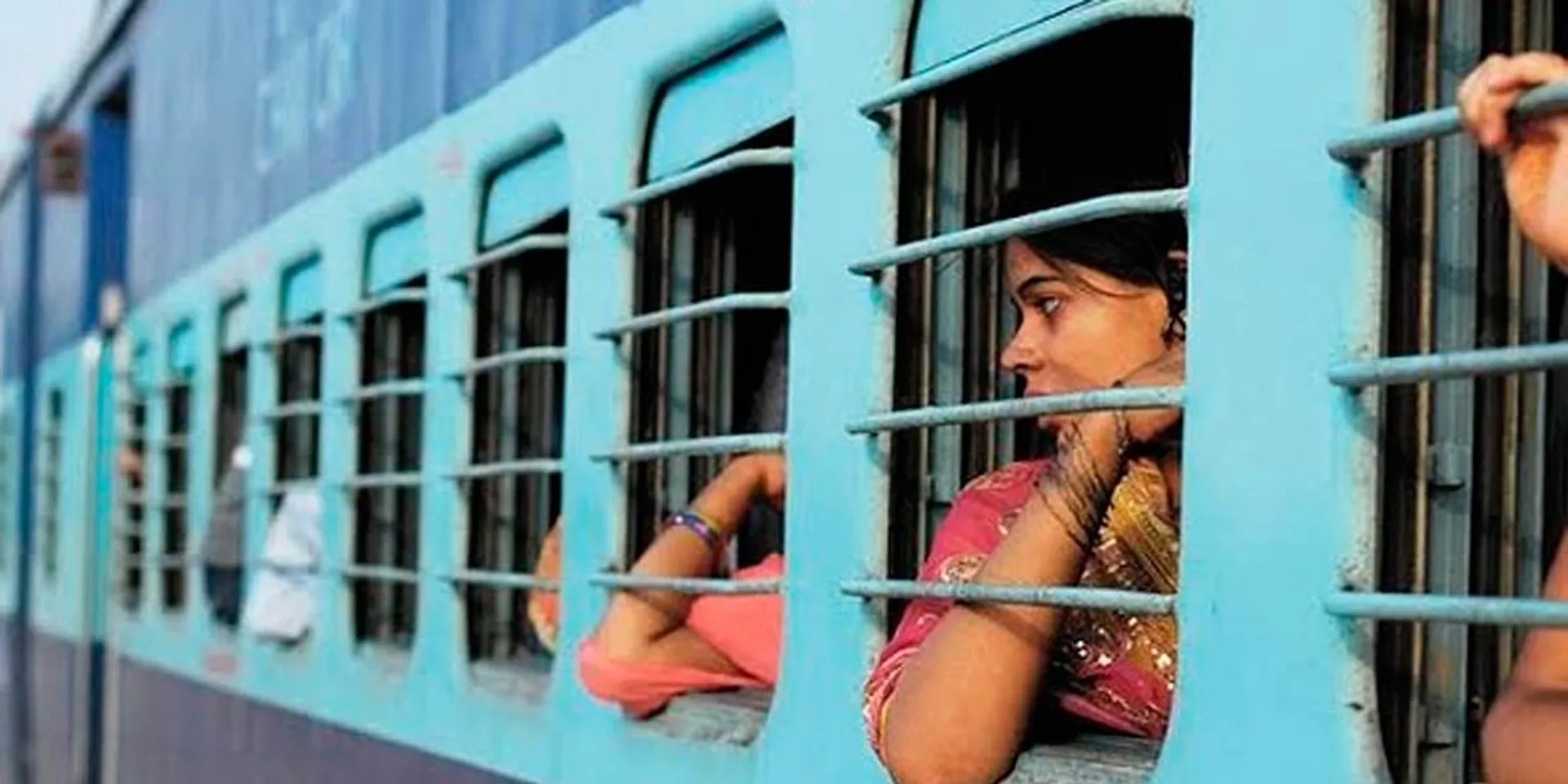  window travel by train; Next is the tragedy of 2 women