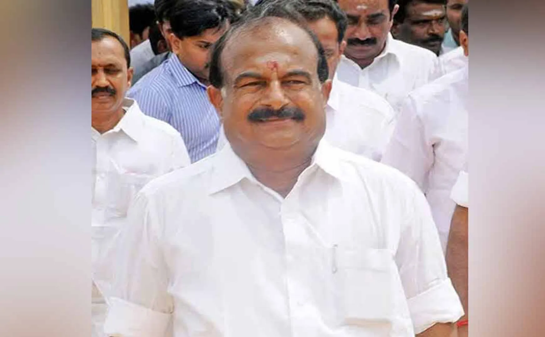 K.C. Karuppannan said We must encounter those who sell illicit liquor