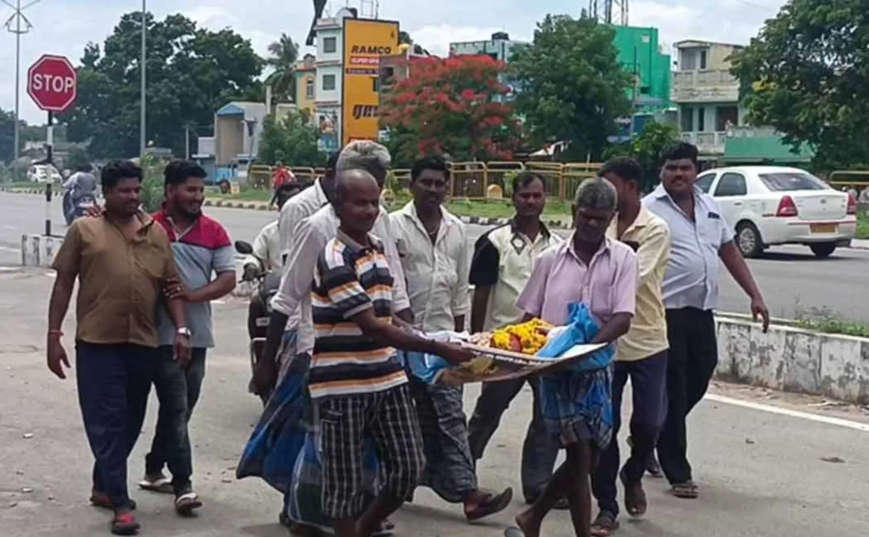 People buried  a monkey who passed away  