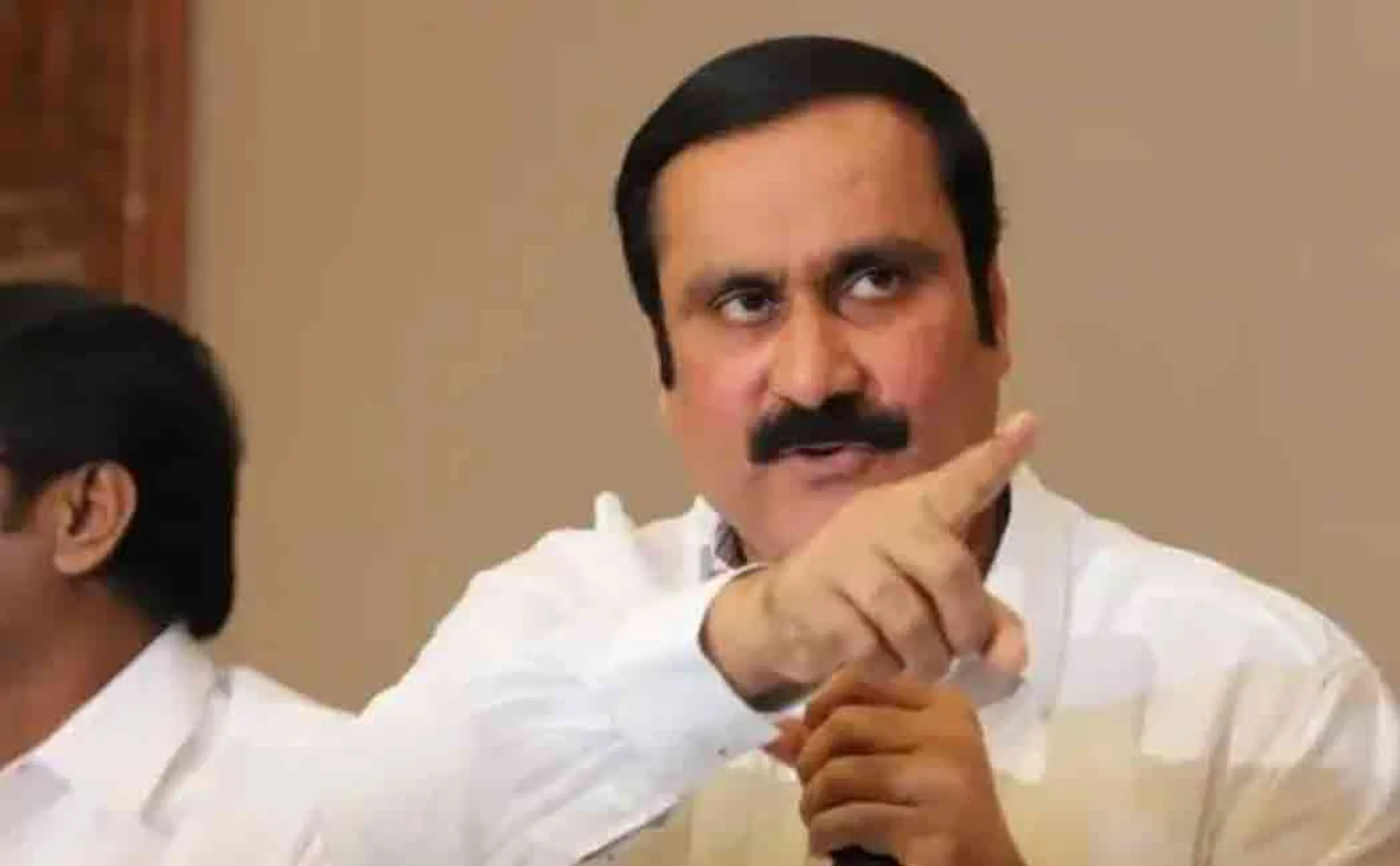Anbumani challenges minister sivasankar to discuss reservation