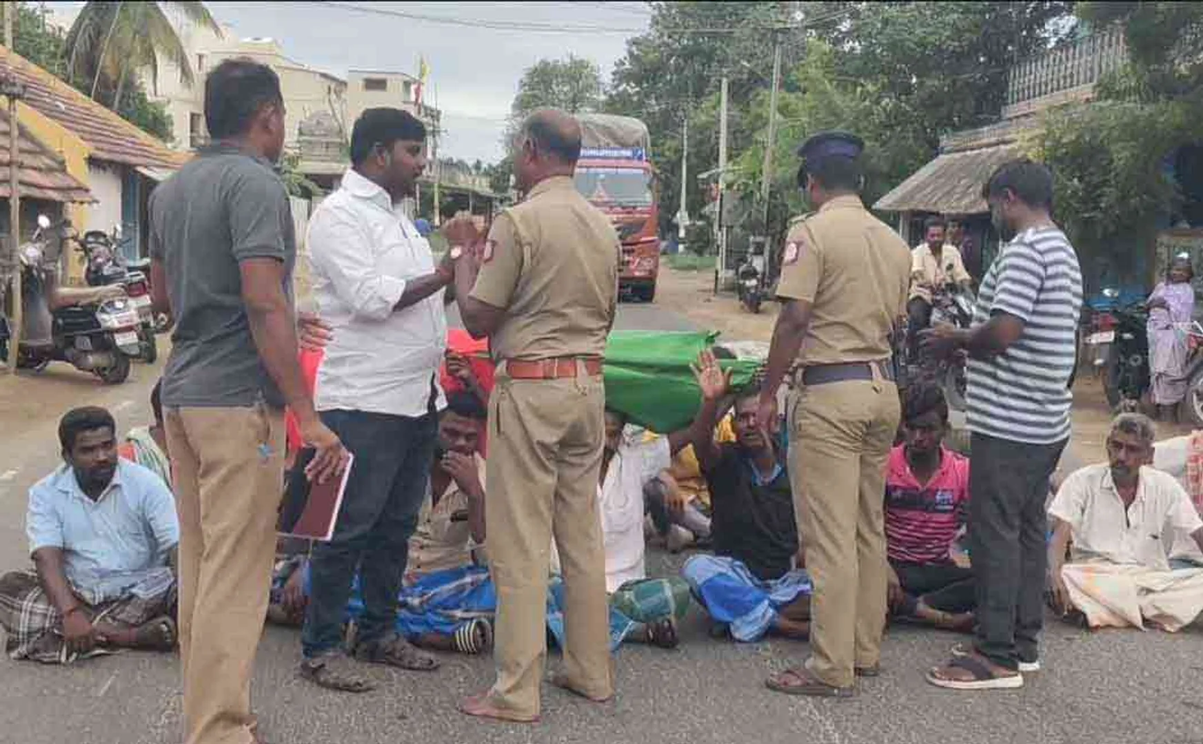 Roadblock struggle due to damage to flagpole