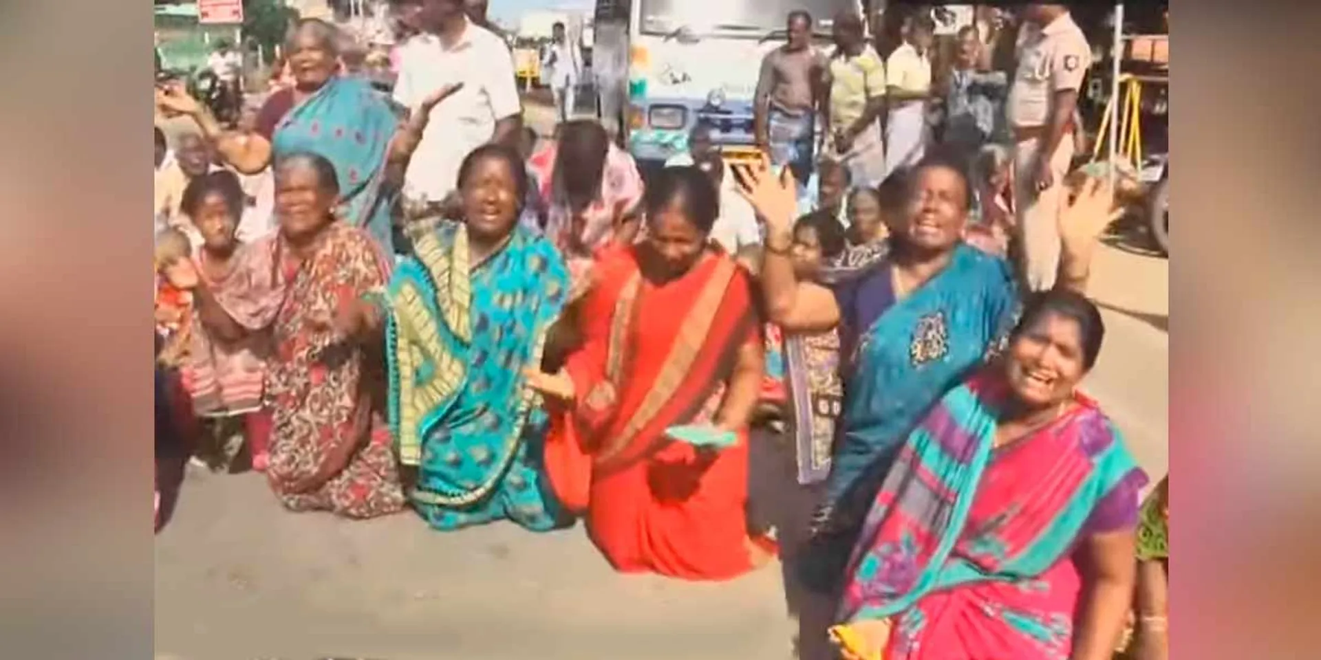 25 fishermen arrested; Women who kneel and cry to be saved