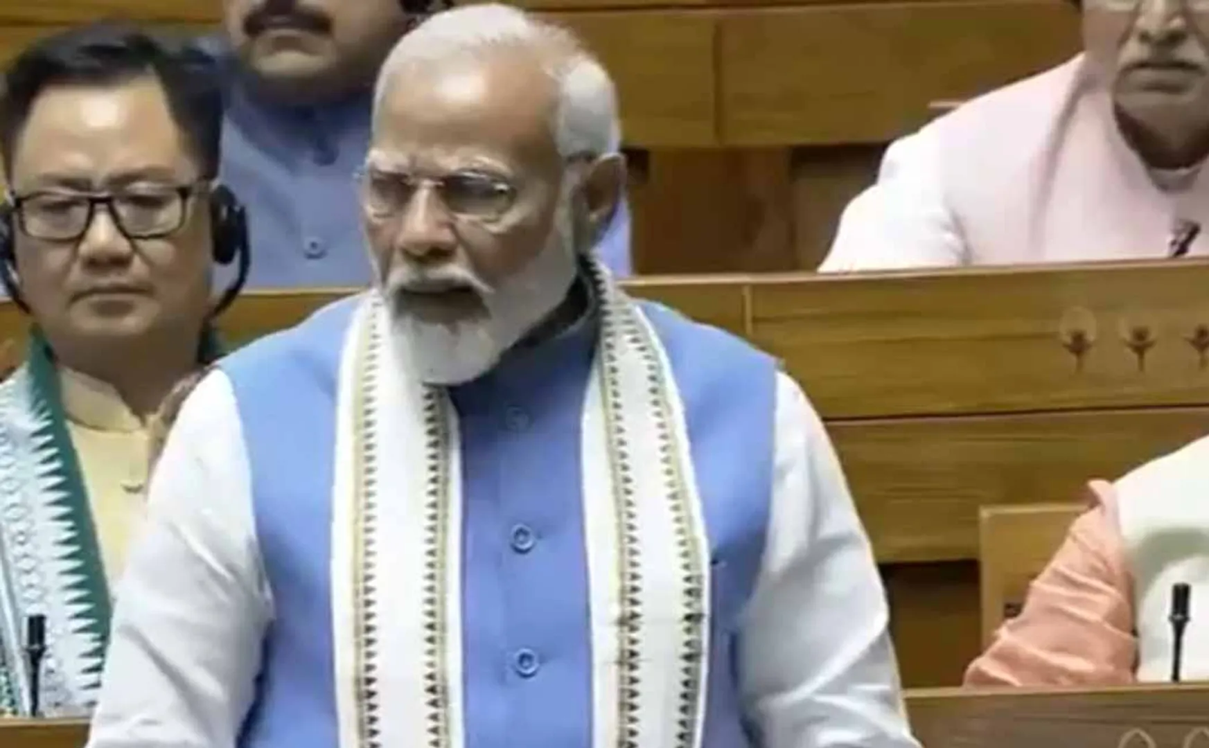 Prime Minister Modi's reply; Opposition slogans