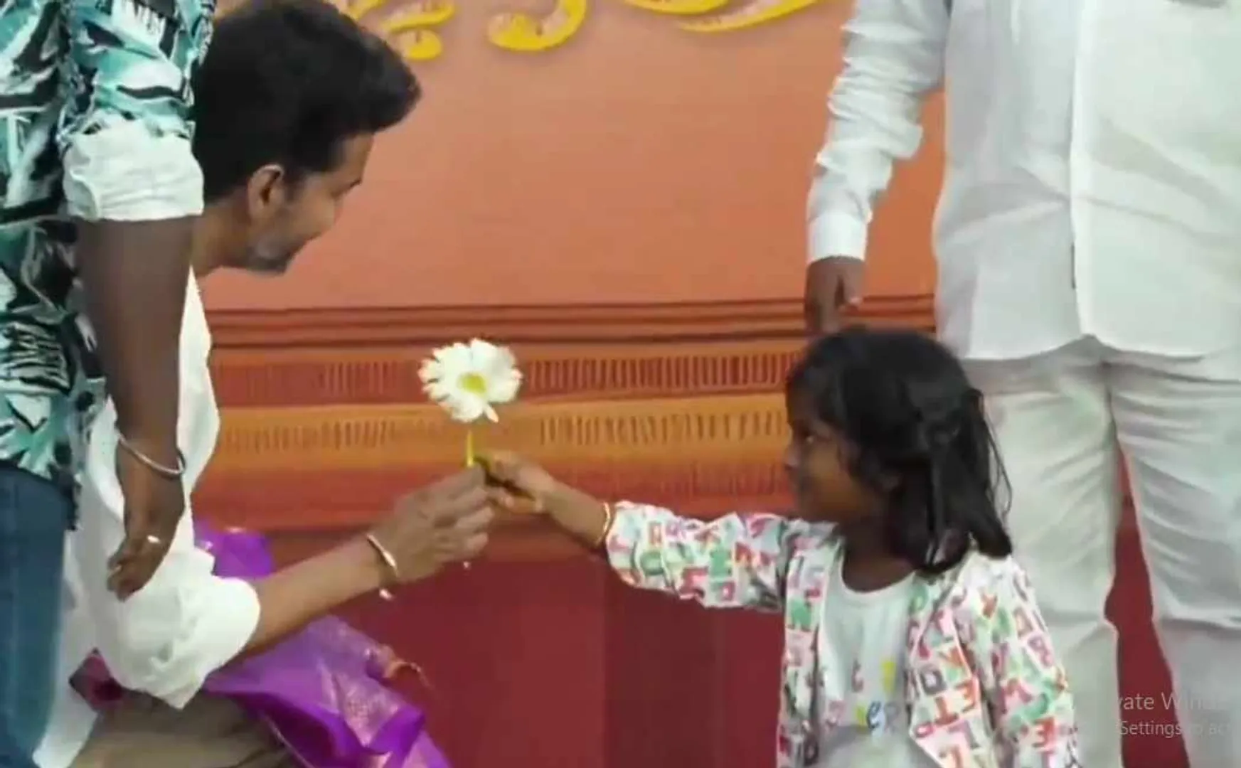 Vijay's reaction to the girl's act in function