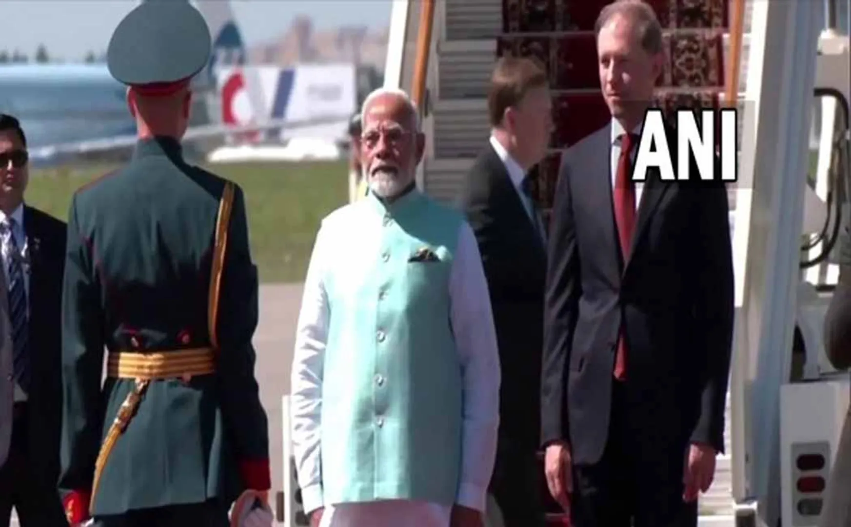 Welcome to Prime Minister Modi who reached Russia