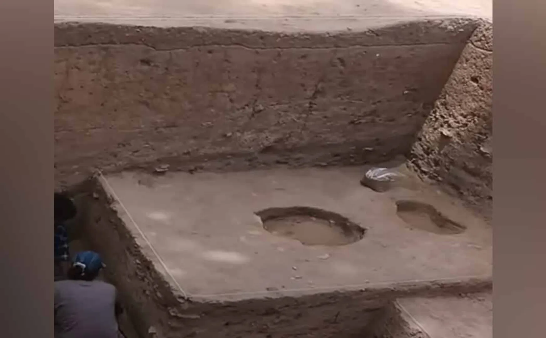 Discovery of pots in underground excavation
