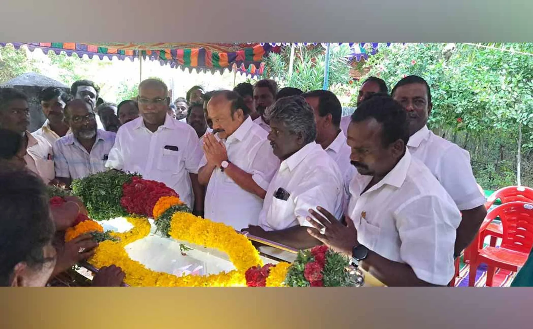 State Secretary of the Marxist Party Bro Tribute to political party leaders