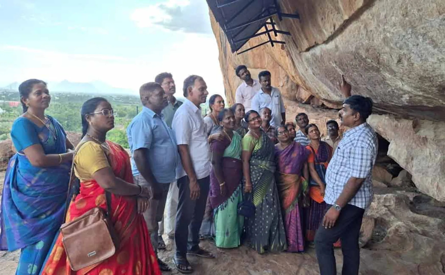 Archaeological training for government school teachers