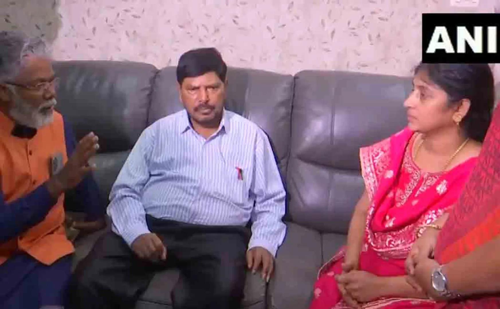 Union Minister consoles Armstrong's wife