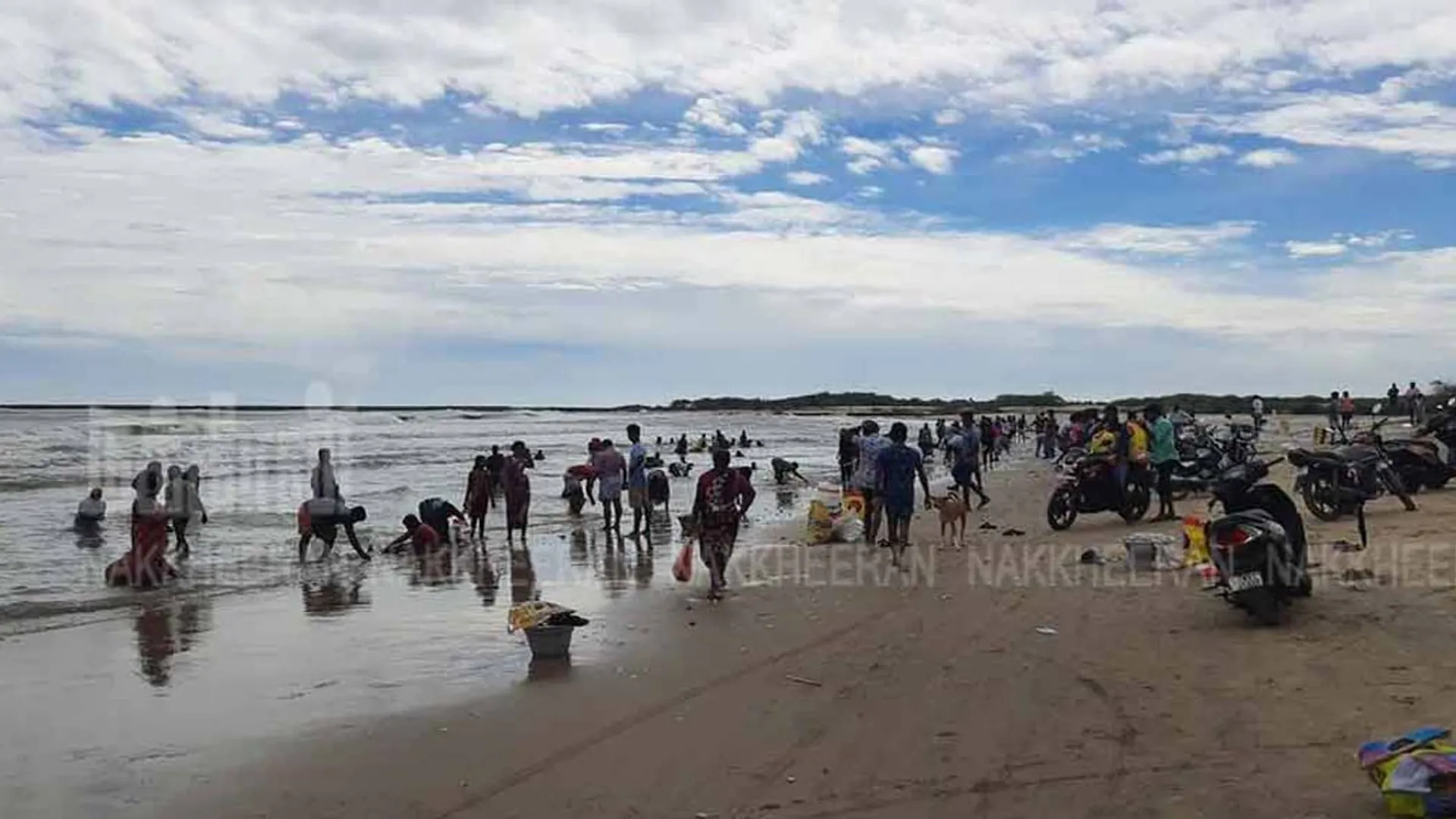 2 Chennai IT employees lose their live in Parangipet sea wave