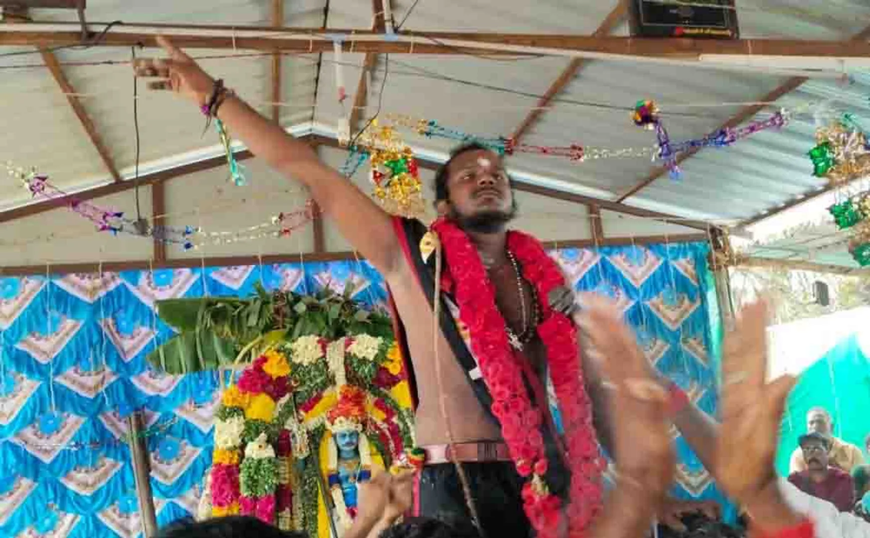 temple priest predicts that the political leader will lost life 