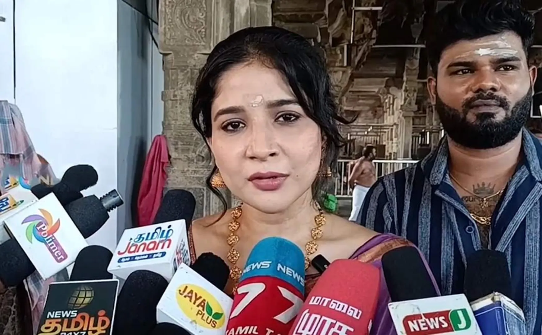 sakshi agarwal about vijay politics