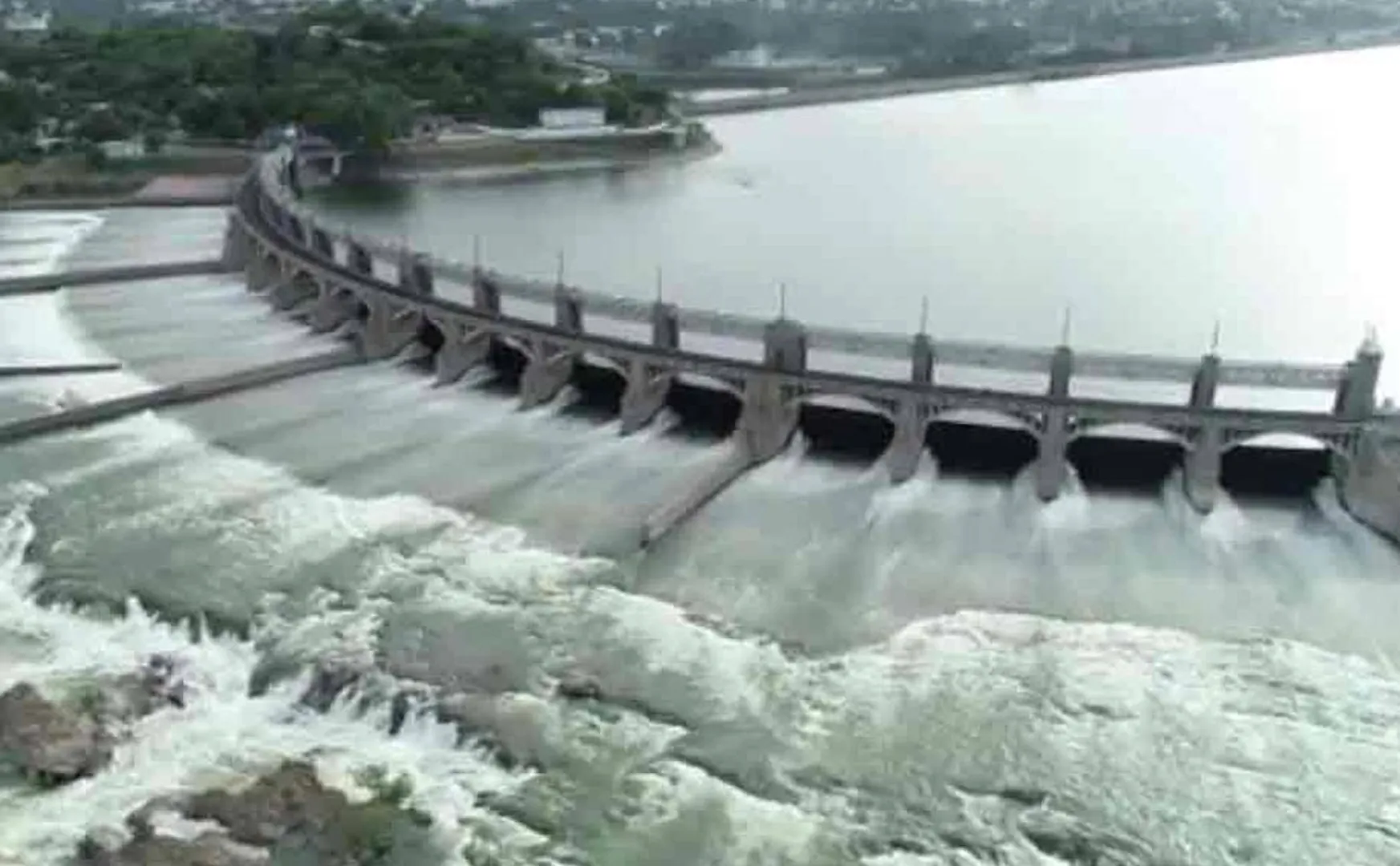 water level of Mettur Dam reaches 100 feet for the 71st time in history