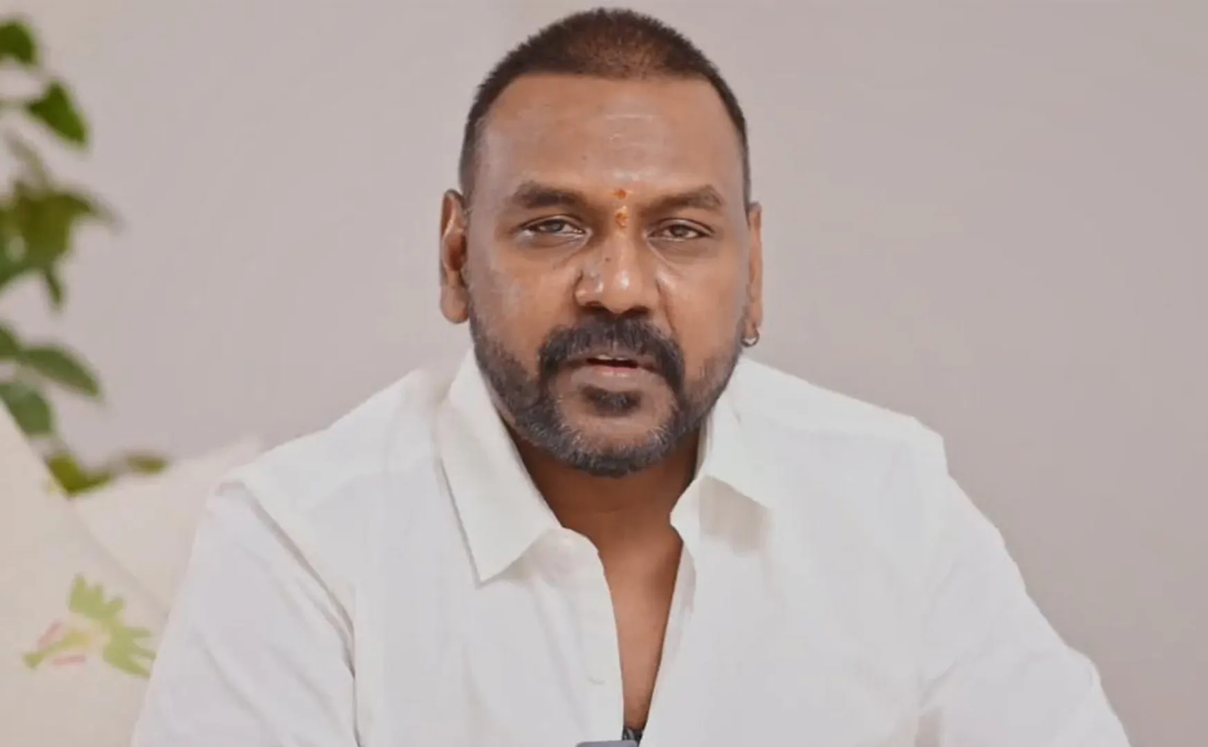lawrence praises dhanush raayan