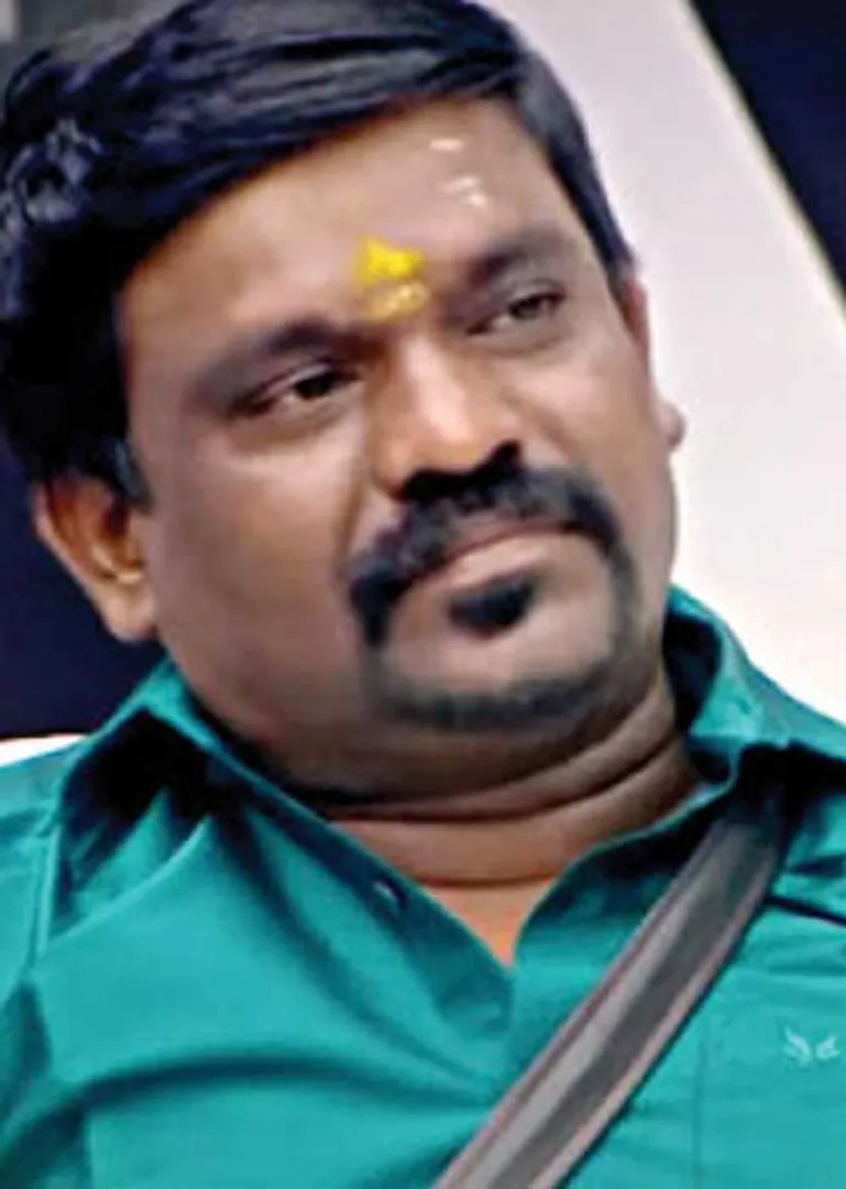 /idhalgal/eniya-utayam/rural-singer-velmurugans-journey-my-singing-carriage-18