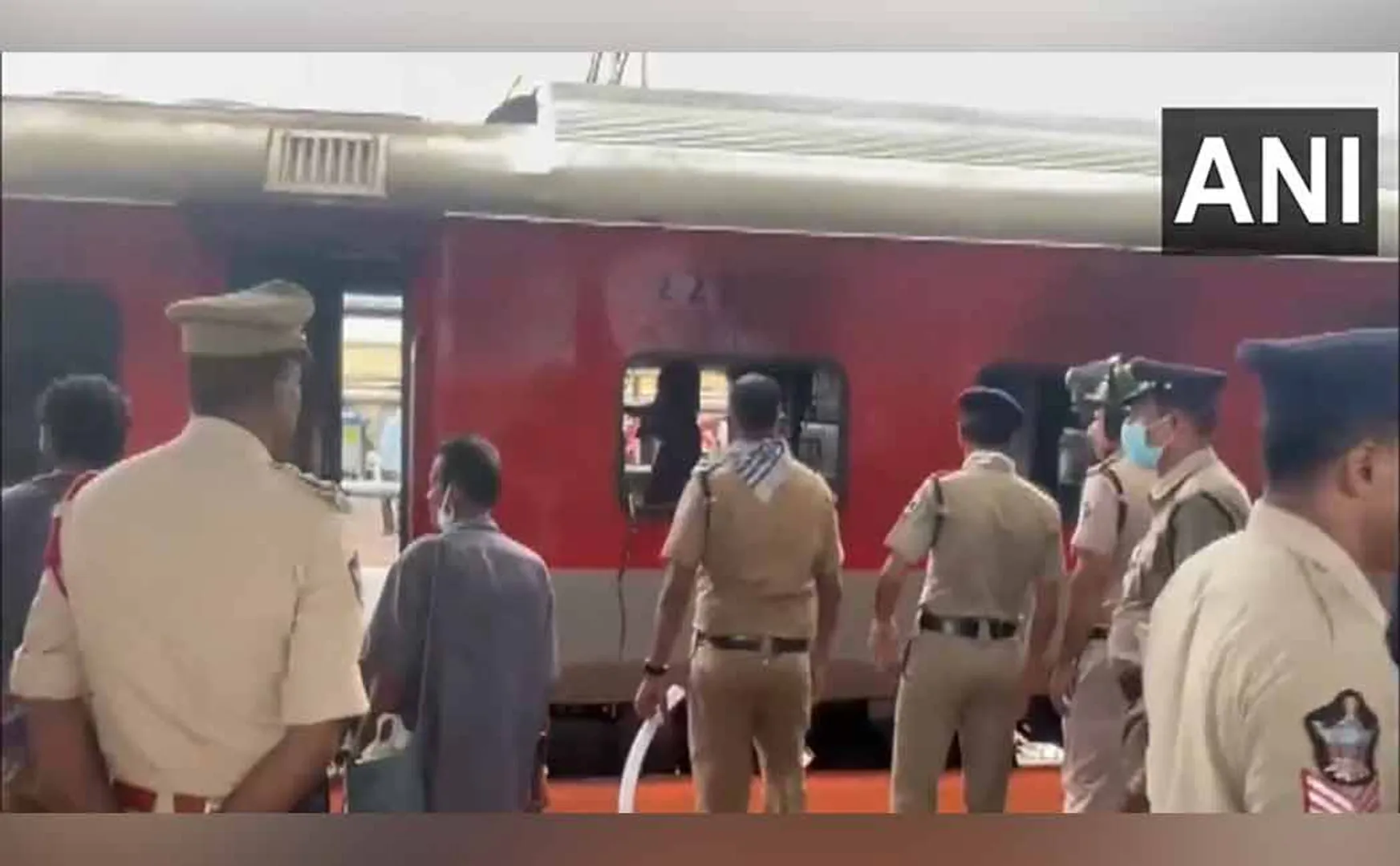 Andhra Pradesh Visakhapatnam Fire incident in express train 