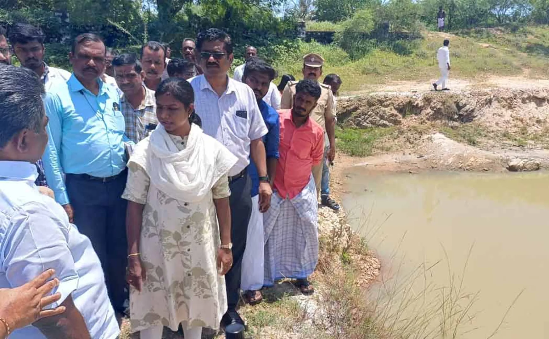 Jaundice in 6 schoolgirls from the same town