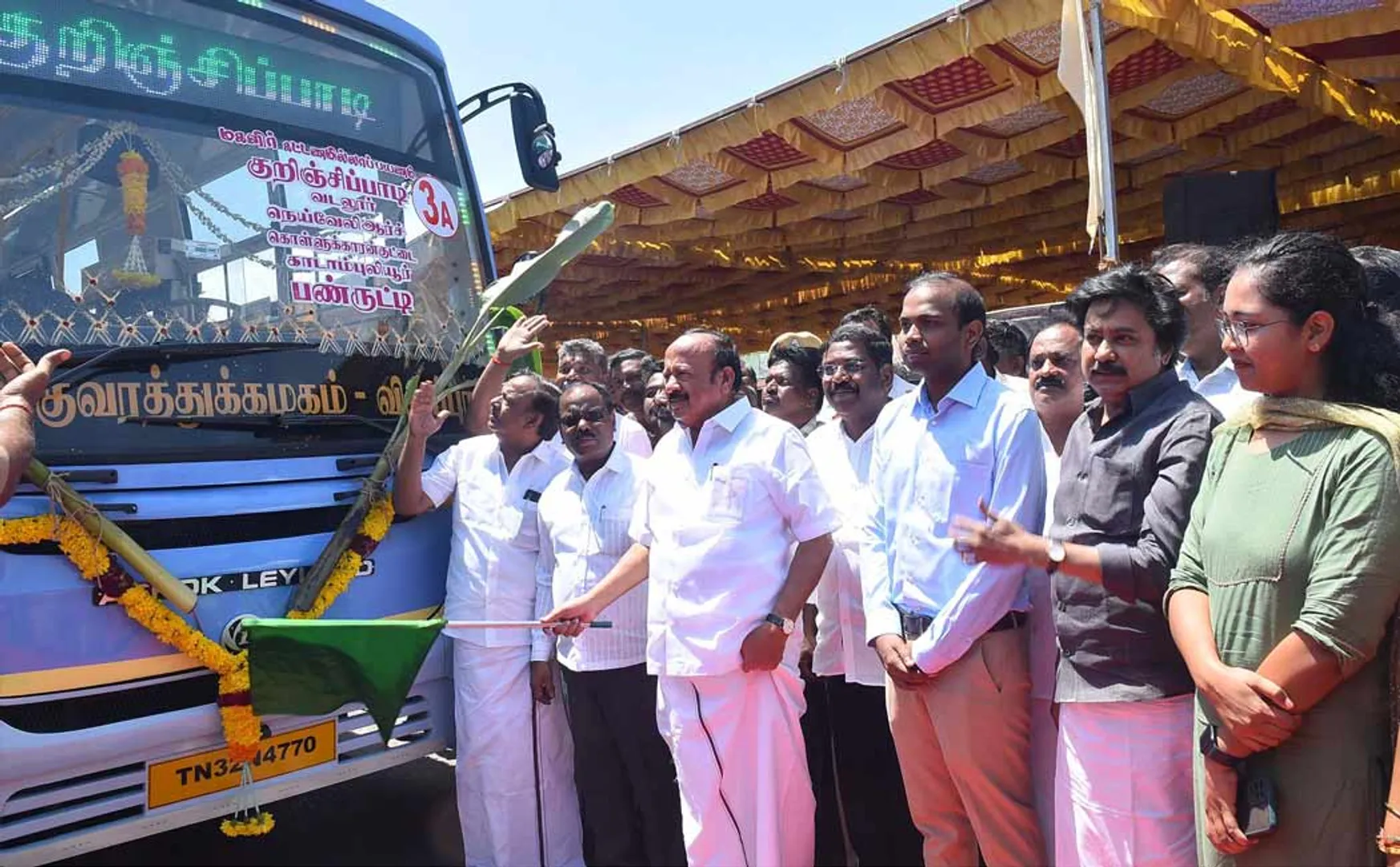 Minister inaugurated service of 17 new government buses in Chidambaram