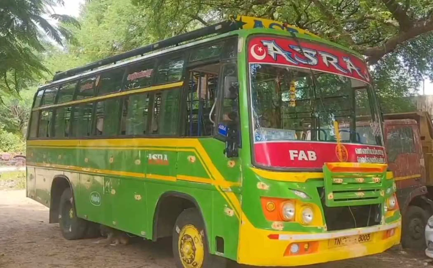 Liquor Smuggling from Andhra by Mini Bus