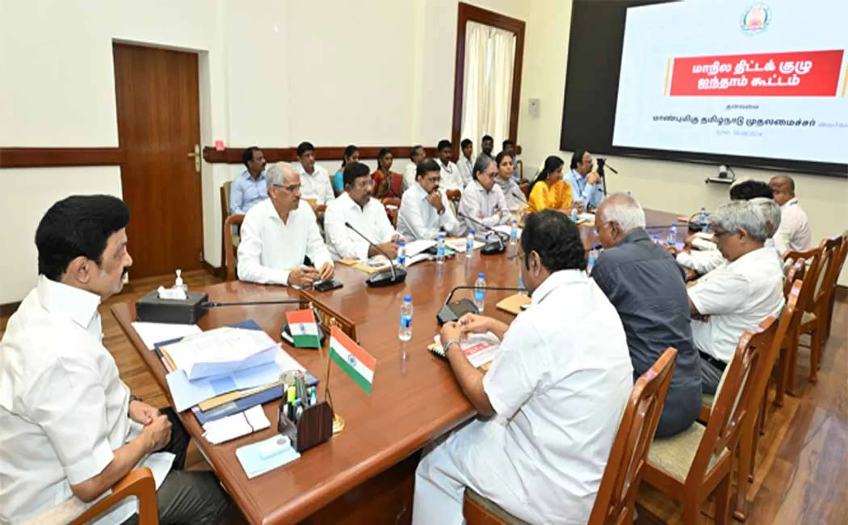 Seminar should be held to tell the achievements of the govt CM