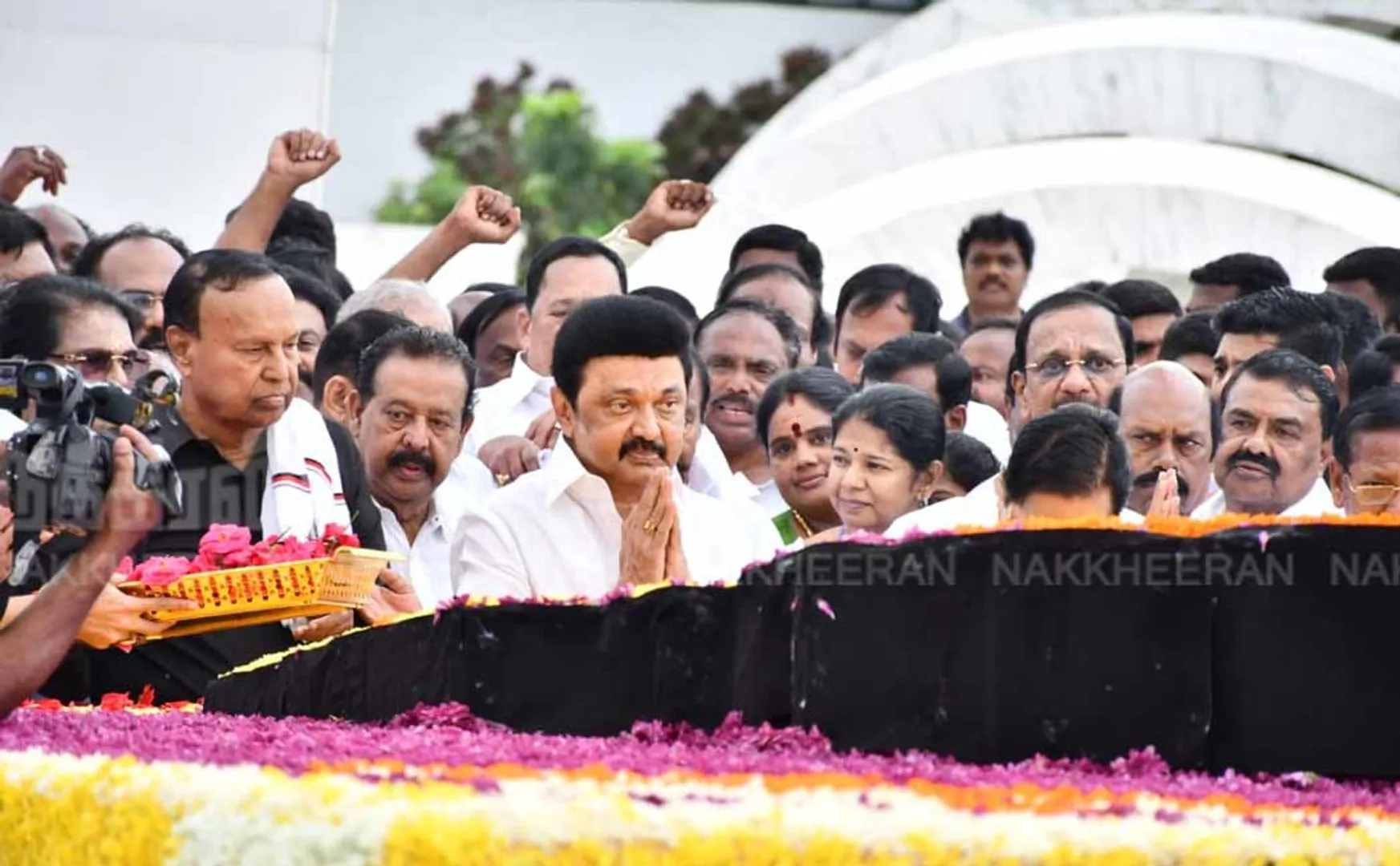 Chief Minister mk stalin paid his respects at the kalaignar memorial
