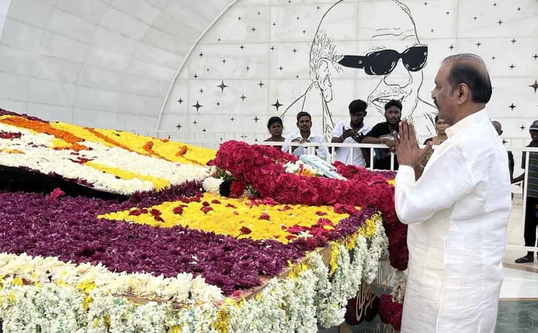 Vairamuthu tweet about Kalaingar 