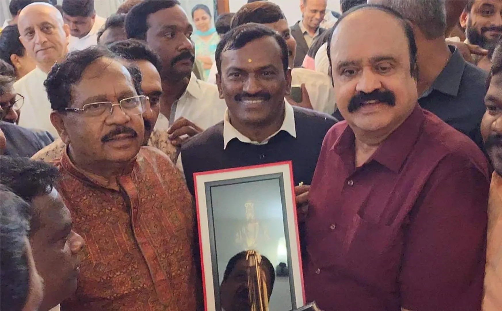 Pugazhendi meeting with Karnataka State Home Minister 