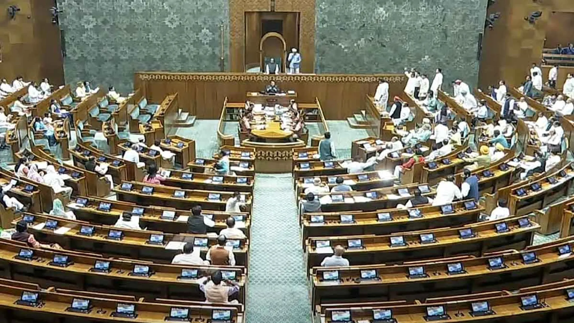 'Severe conflict; Continuation'- Adjournment without specifying a date