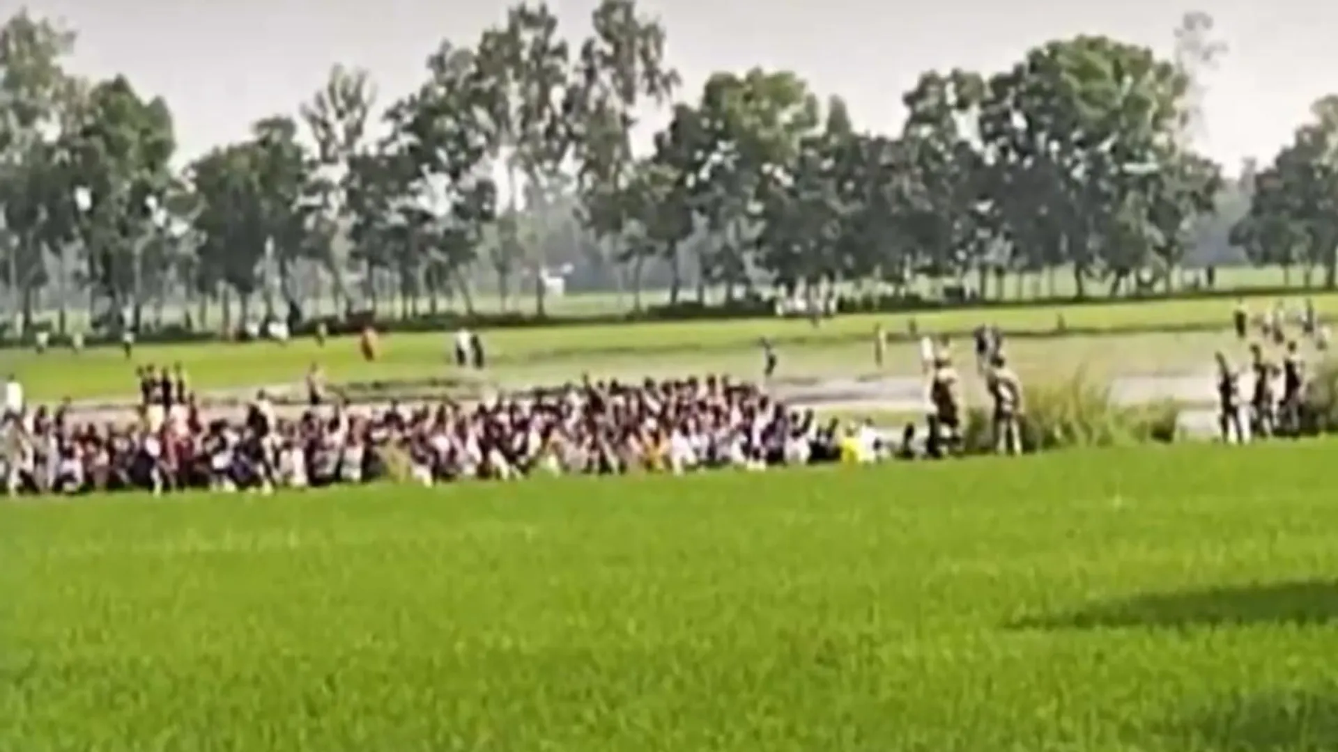  'Unbridled violence'- Bangladeshis flock to Indian border