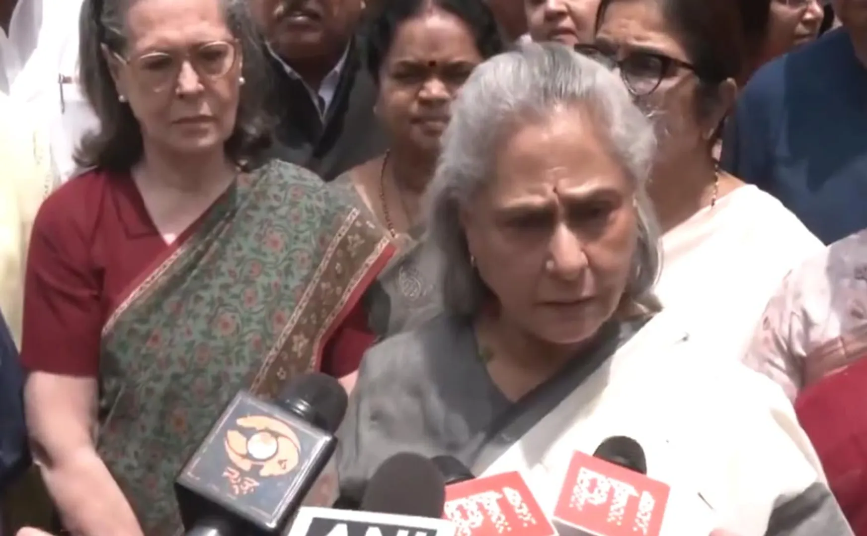 Samajwadi MP says The Speaker of the rajya sabha should apologize to her 