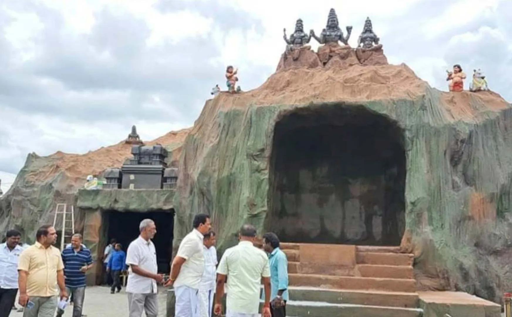 Admission is free for Muthamil Murugan Conference in Pazhani