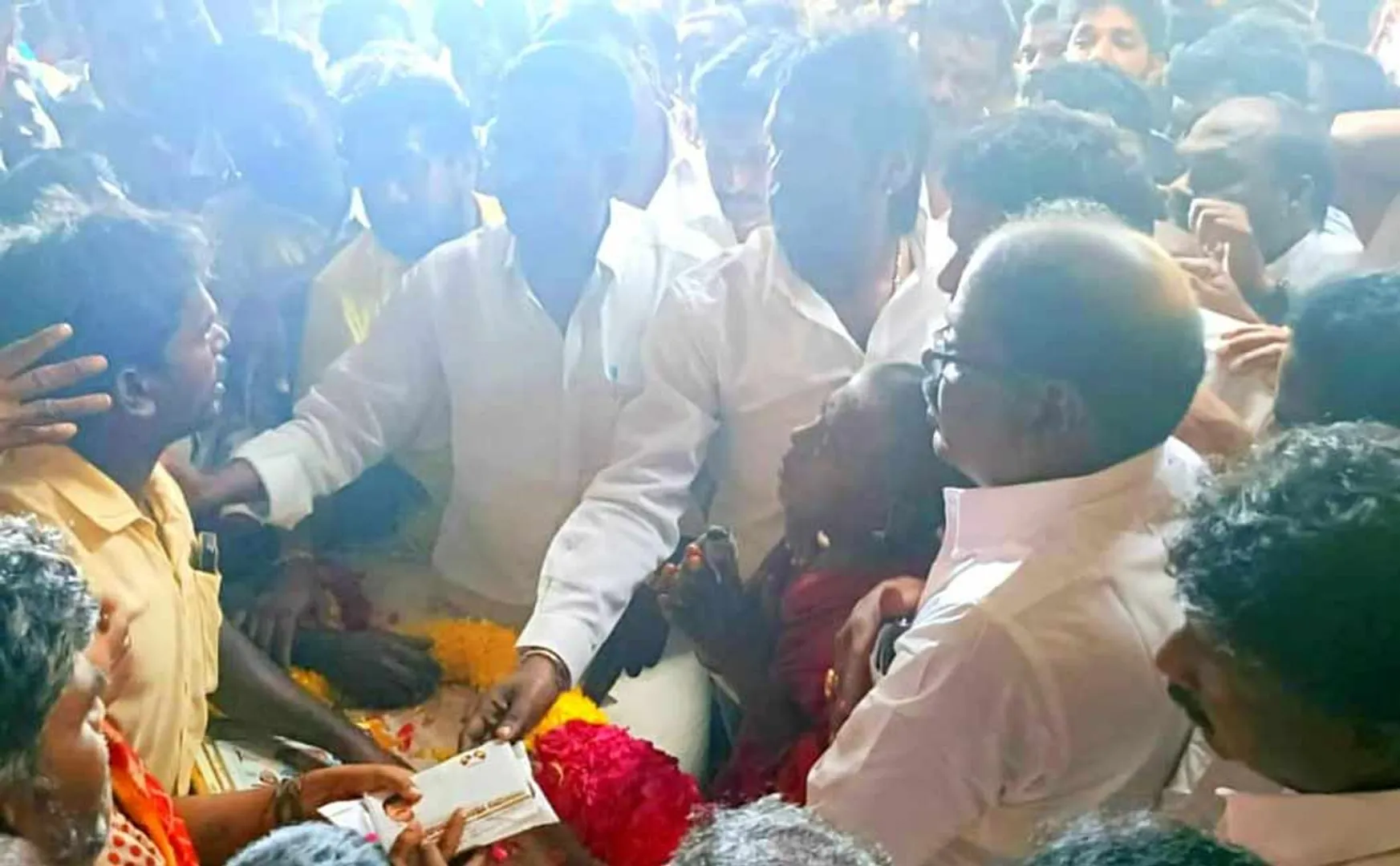 Vijaya Prabhakaran Tribute to  DMDK Executive by Electric Pole