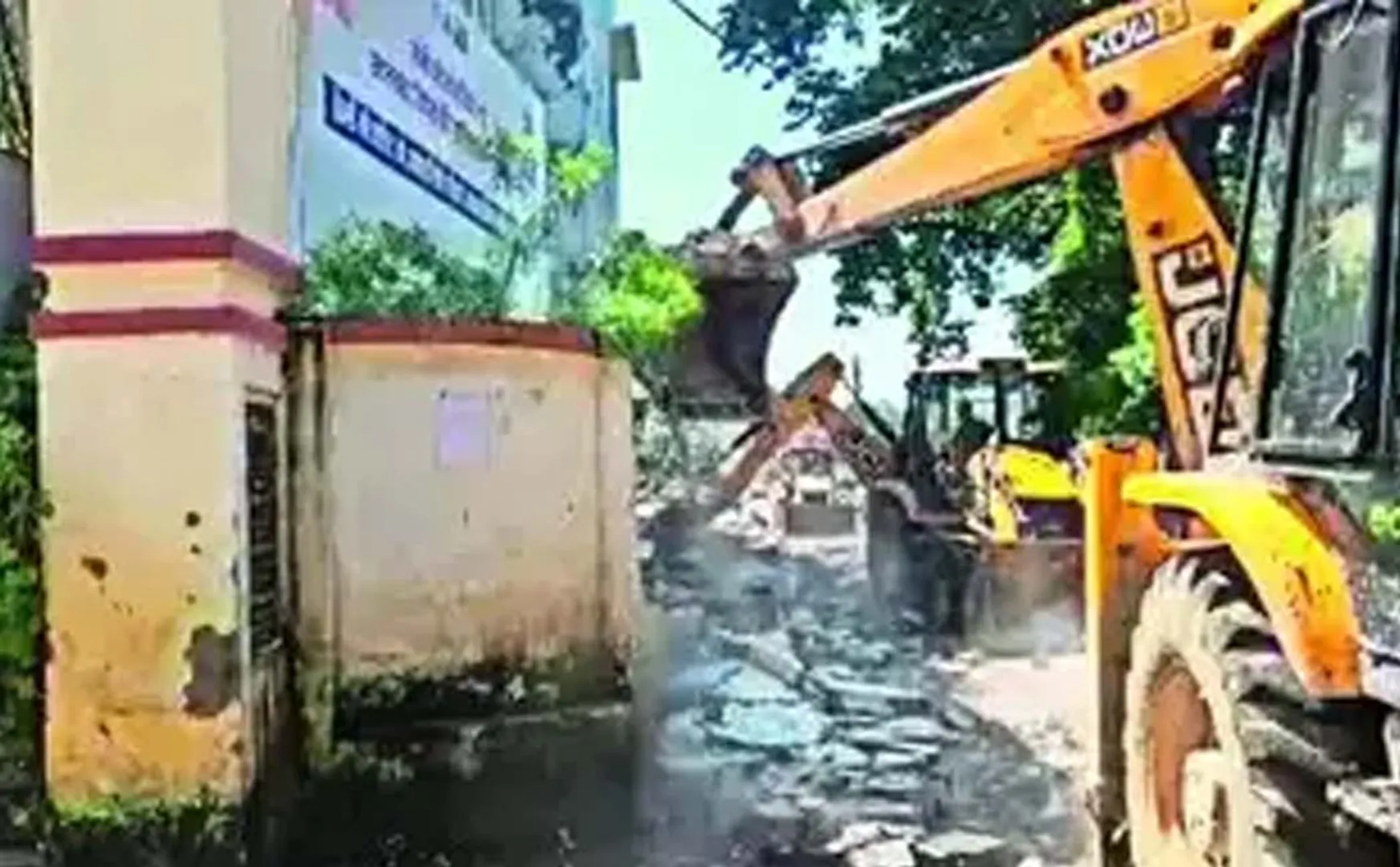 Police station building demolished by bulldozer in Uttar Pradesh