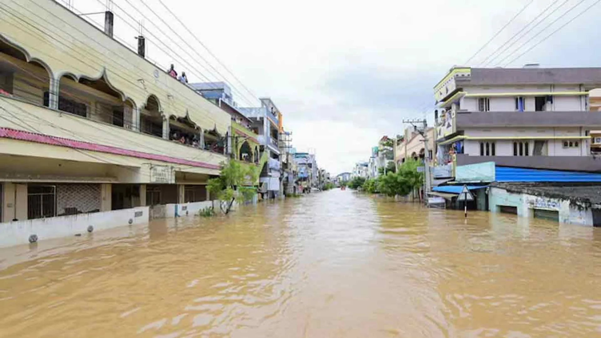 Floods that do not go away even when the rain stops; Vijayawada tottering