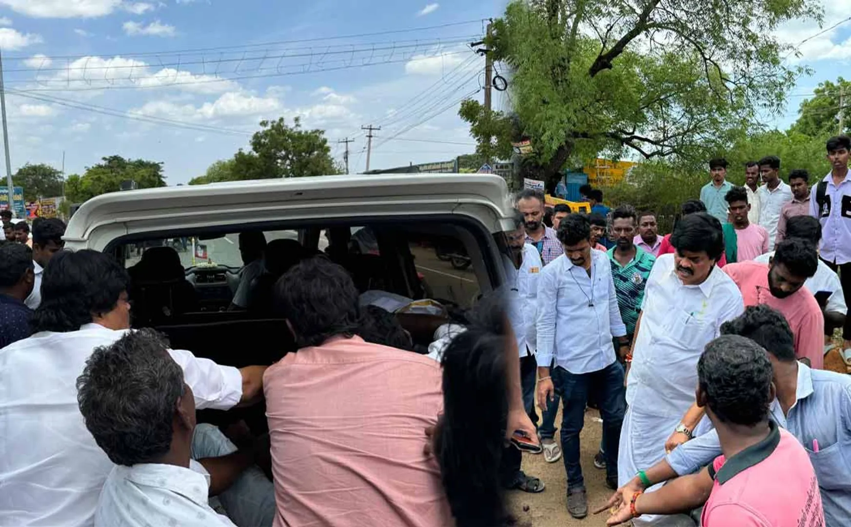 Rajendra Balaji took the college students who were involved in accident to hospital 