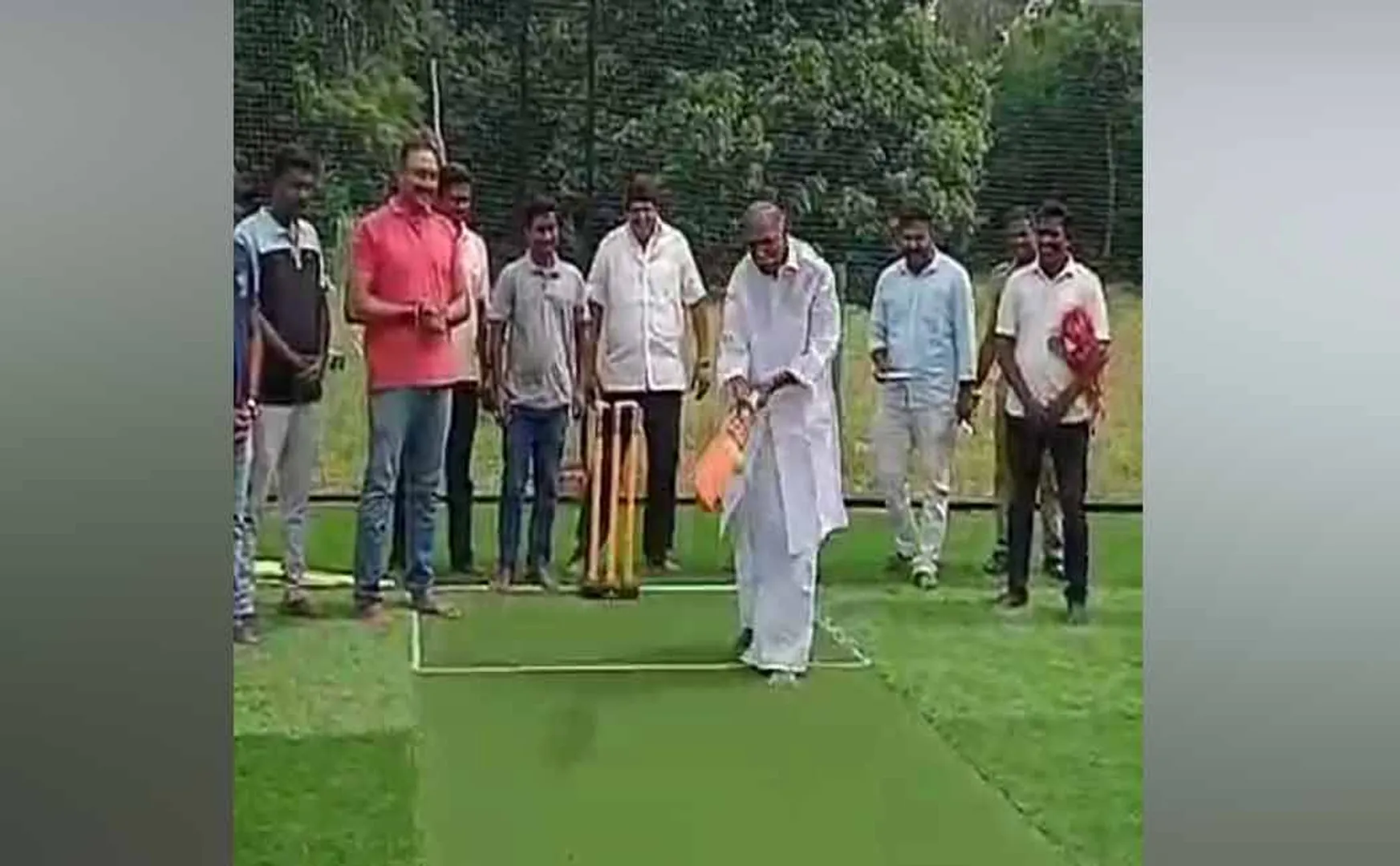 Chief Minister who played cricket; The video went viral!