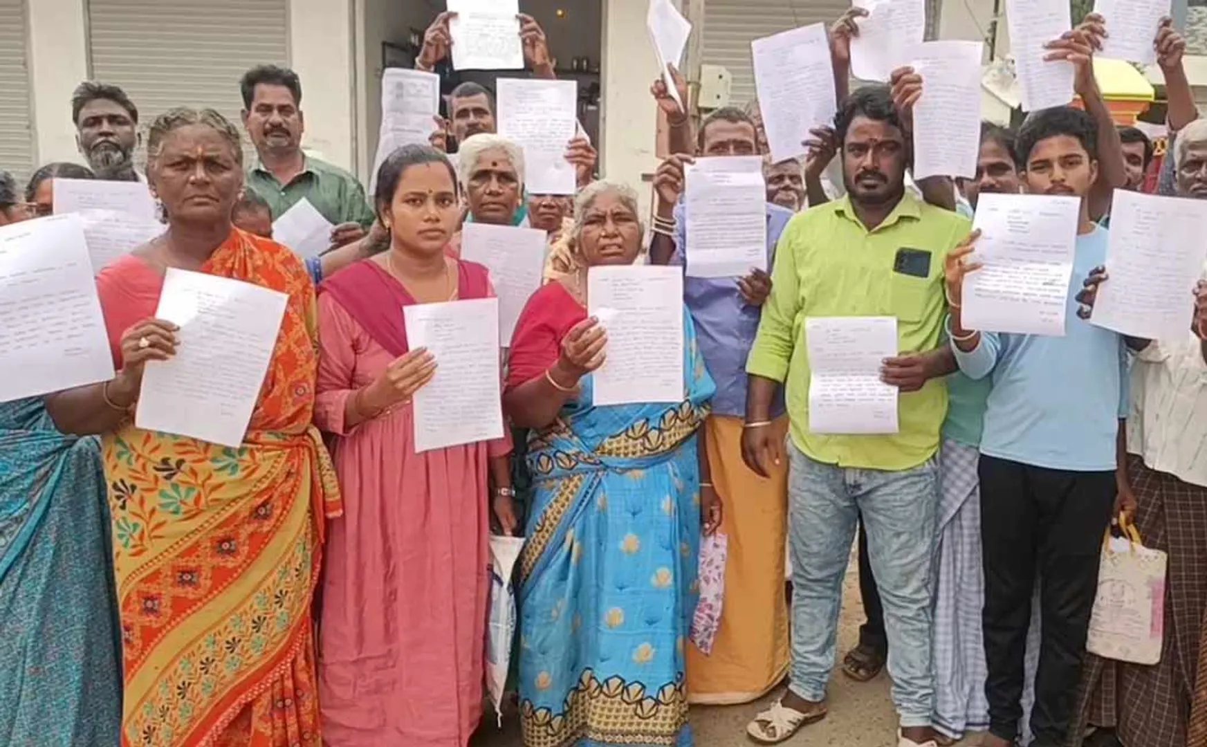 person who cheated more than Rs.2 crores by conducting auctions