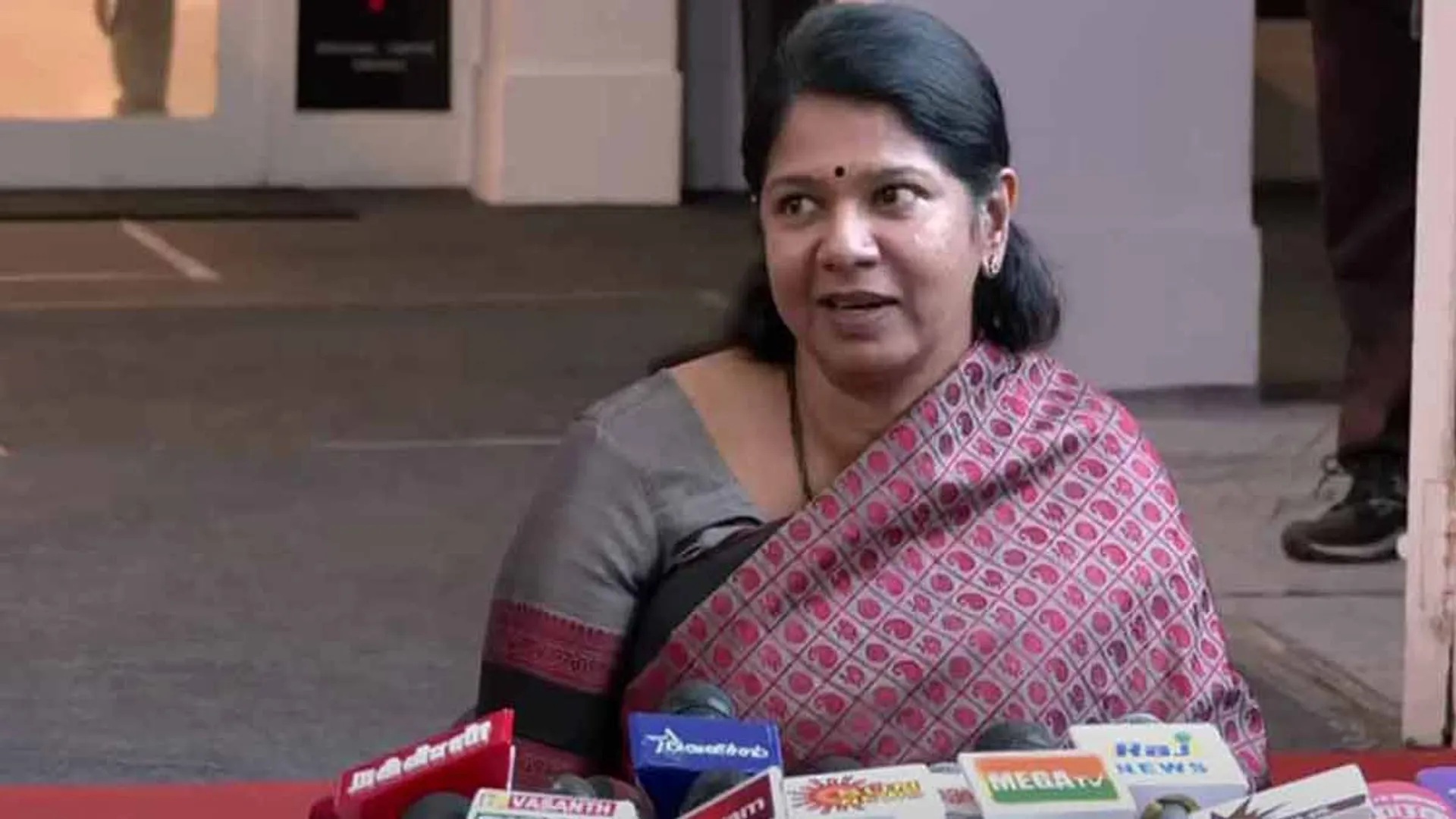 'Nothing but vandalism' - Kanimozhi's reply
