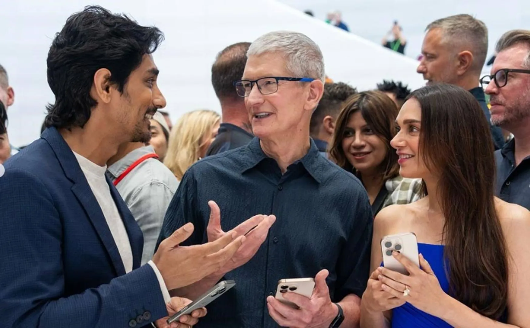 aditi rao siddhaarth meets apple ceo tim cook