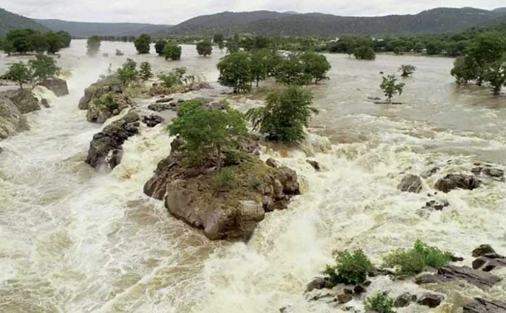 call to struggle  for implementation of Dharmapuri Cauvery Surplus Water Project