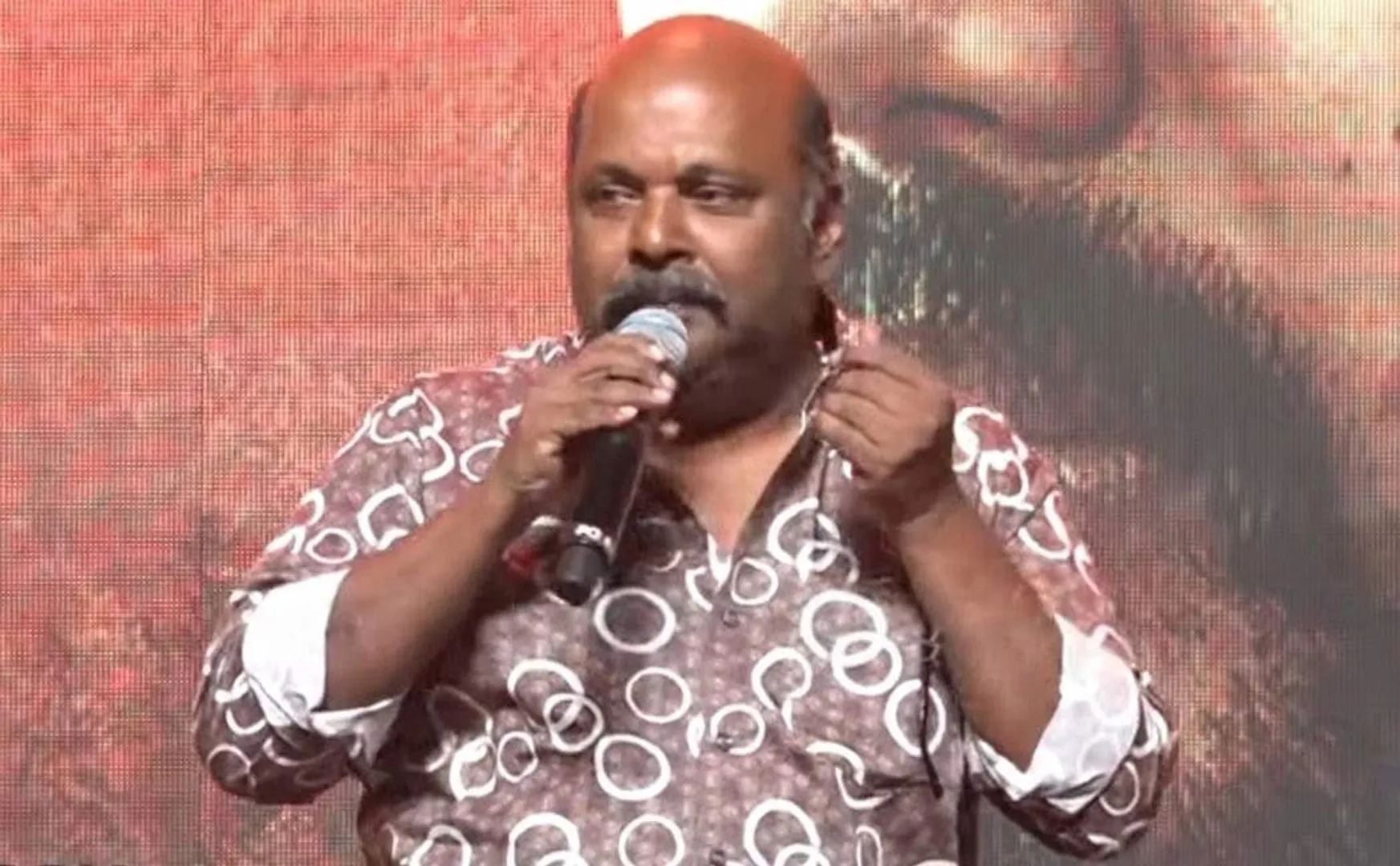 singam puli about sundar c in kadaisi ulagapor movie