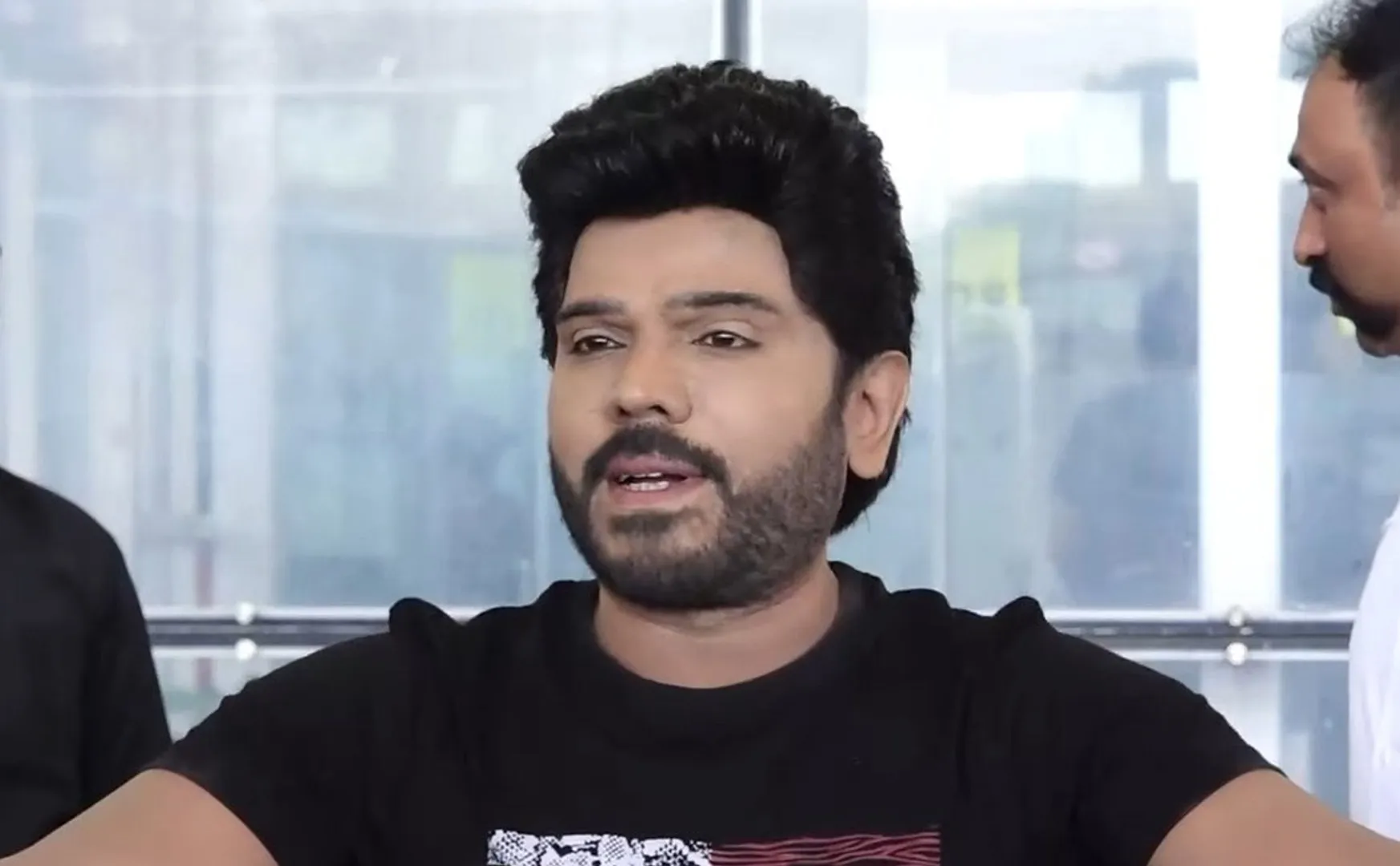 the legend saravana about politics