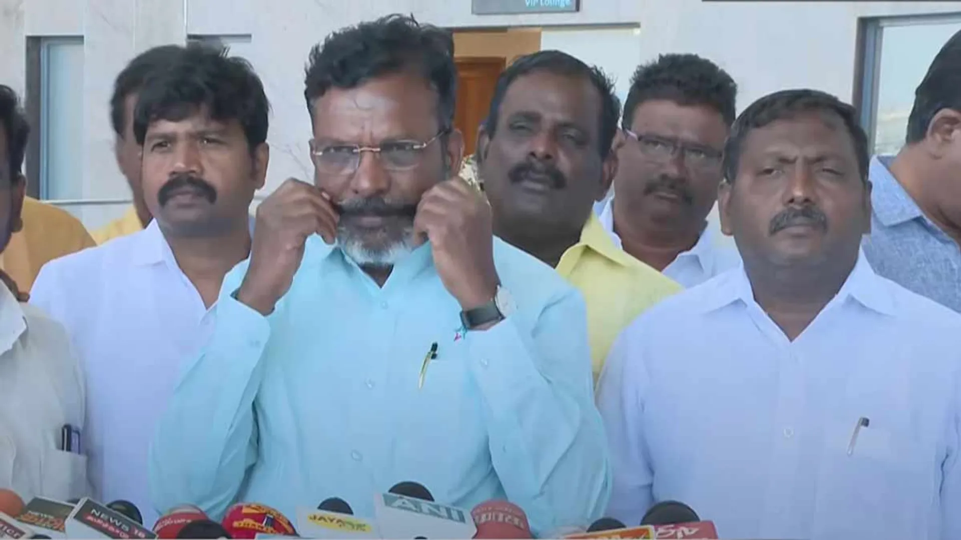 'Thinking about it makes my whole body shiver even now' - Thiruma replied to Pmk