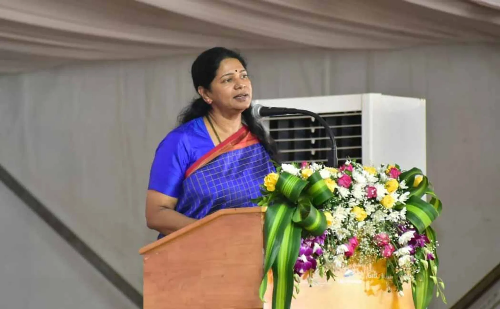 Kanimozhi MP Emphasis on No Caste Names