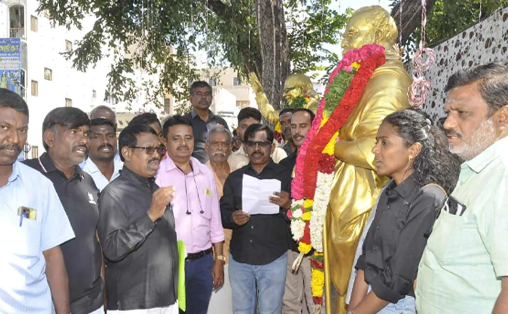 Tribute to Periyar statue in Erode