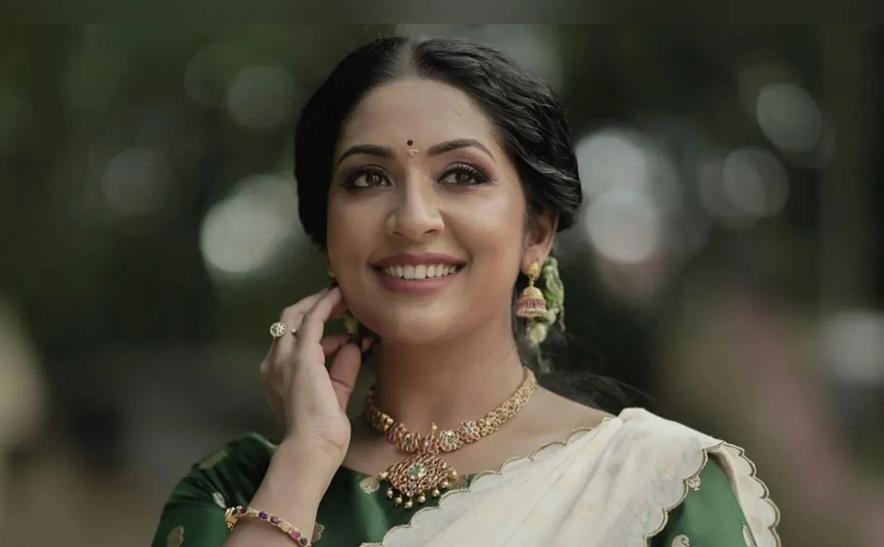 navya nair lorry chased incident